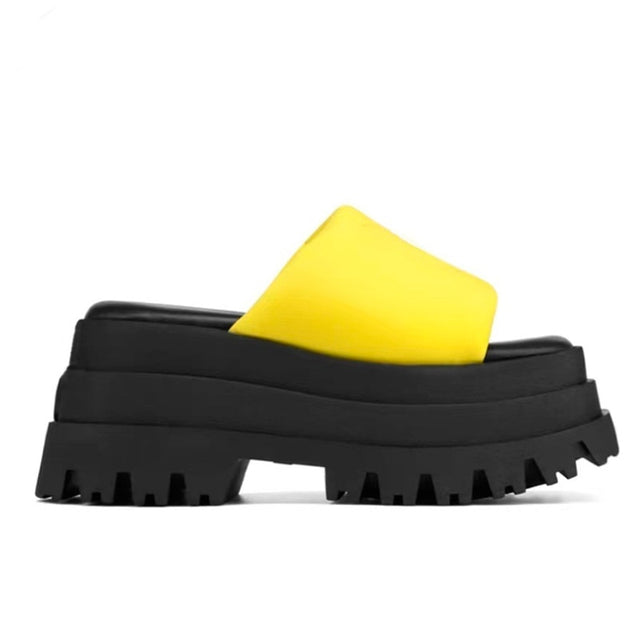 Baddie - Platform Slippers